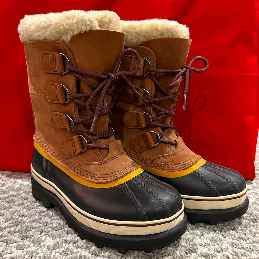 SOREL Women's Caribou Waterproof Boot size 6